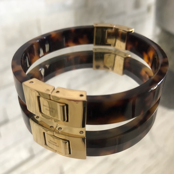 MICHAEL KORS -NWT -Hinged Tortoise Shell Bangle - Picture 3 of 5